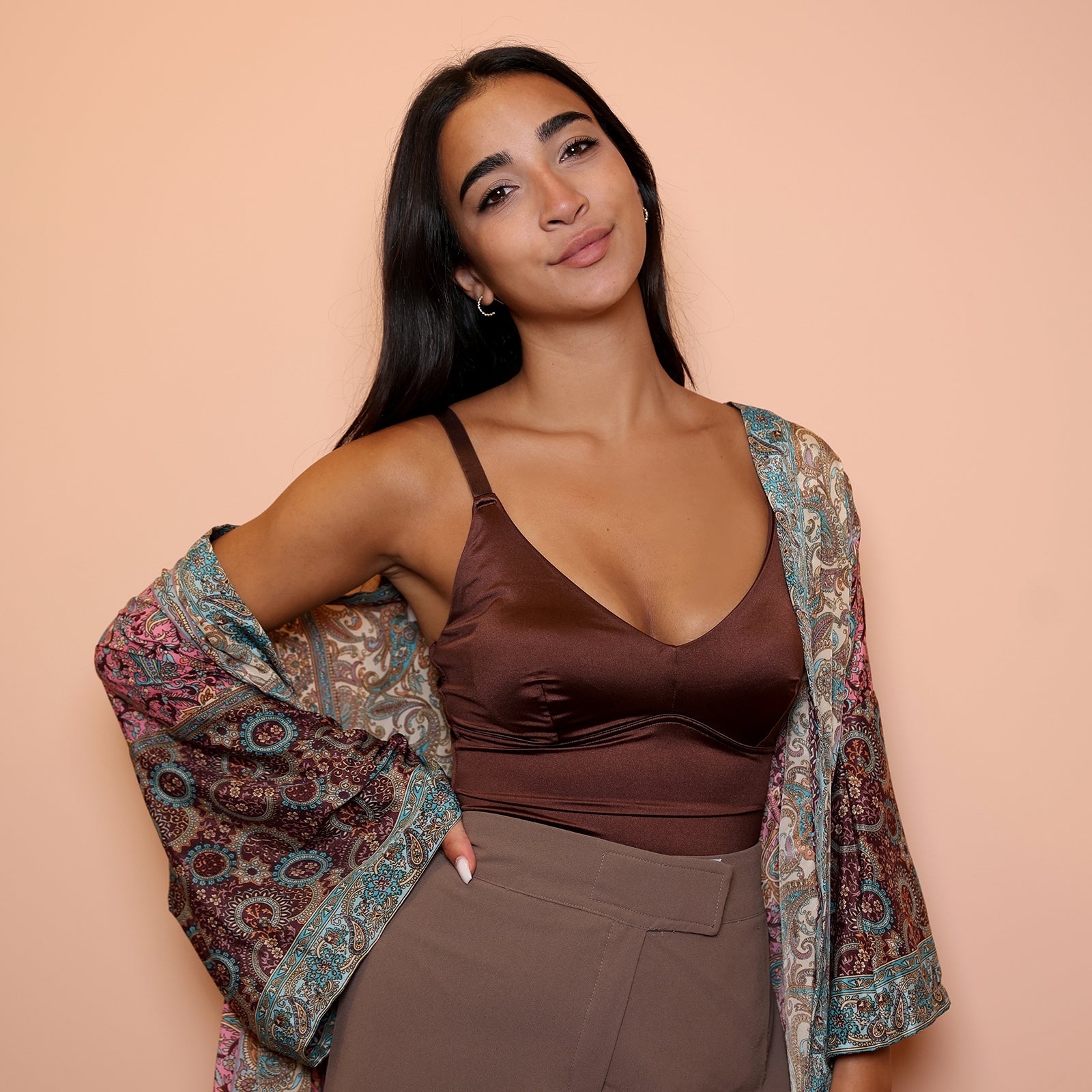 Quelle gaine porter sous un caftan ou une takchita ? Le guide complet (2026)